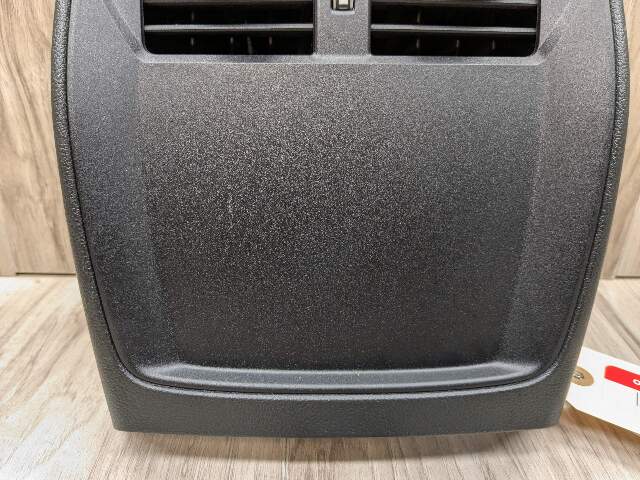 *22-25 OEM BMW G42 G87 230 M240 M2 Rear Center Console Air Vent Assembly
