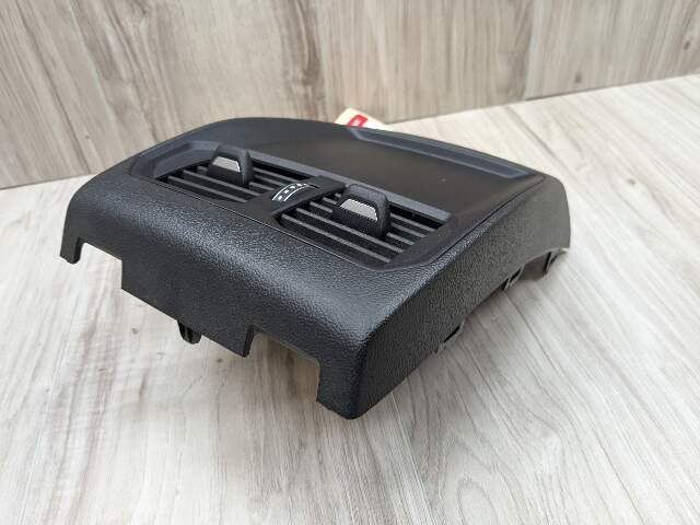 *22-25 OEM BMW G42 G87 230 M240 M2 Rear Center Console Air Vent Assembly