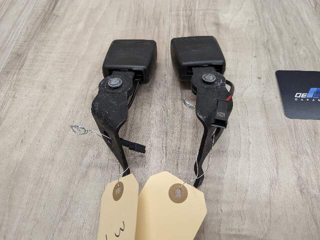 22-25 OEM BMW G42 230 M240 Front Left Right Side Seatbelt Seat Belt Buckle PAIR