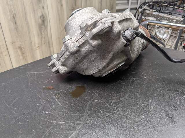 OEM BMW G12 G20 G22 G23 G30 xDrive Front Differential Axle Gearbox Carrier 2.81