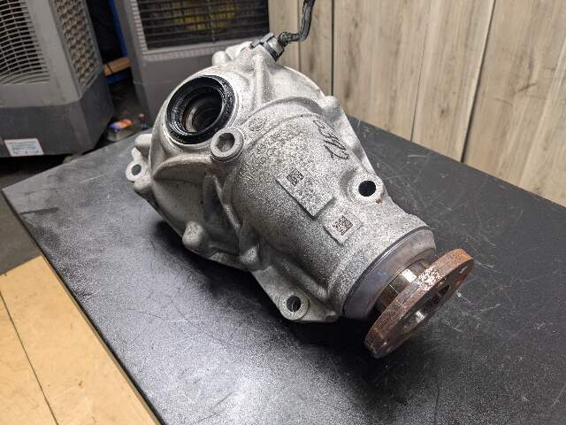 OEM BMW G12 G20 G22 G23 G30 xDrive Front Differential Axle Gearbox Carrier 2.81