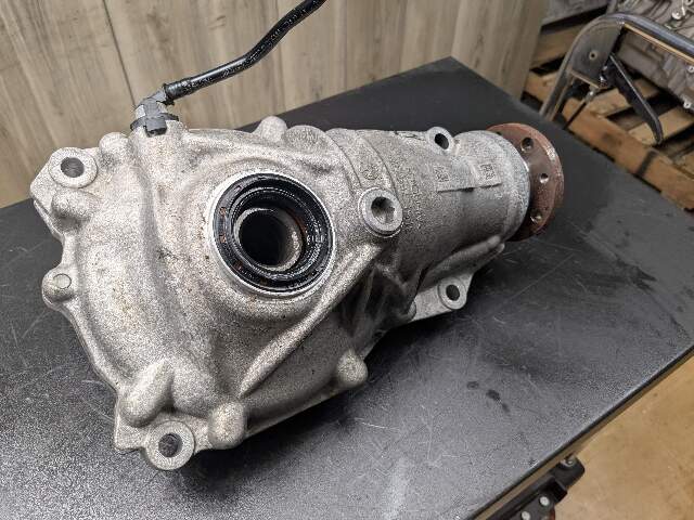 OEM BMW G12 G20 G22 G23 G30 xDrive Front Differential Axle Gearbox Carrier 2.81