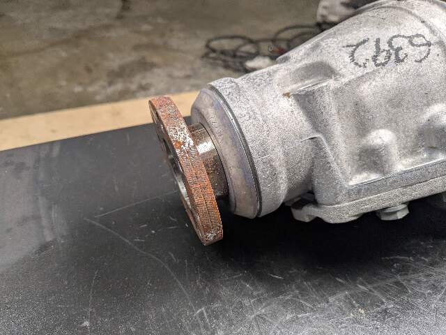 OEM BMW G12 G20 G22 G23 G30 xDrive Front Differential Axle Gearbox Carrier 2.81