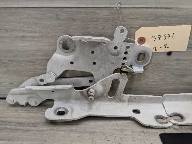 OEM BMW F22 F23 F30 F32 F33 F36 F80 F82 F83 F87 Left Right Side Hood Hinges PAIR