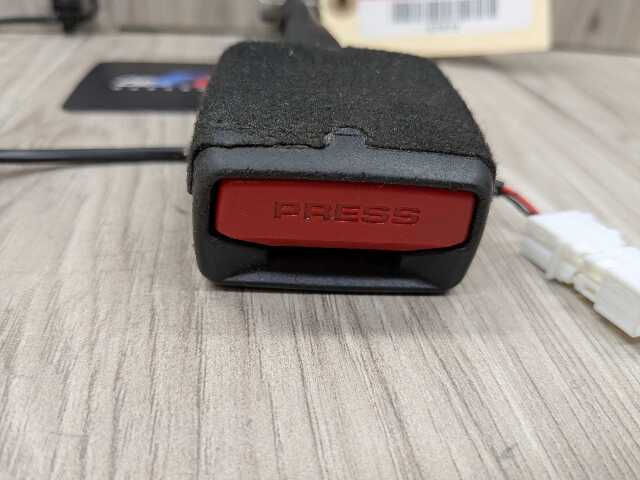 20-24 OEM BMW F44 228 M235 FRONT Left Driver or Right Passenger Seat Belt Buckle