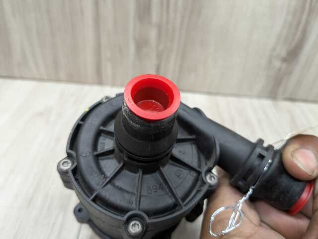 16-24 OEM BMW F90 G11 G12 G30 M5 Engine Electric Auxiliary Water Coolant Pump