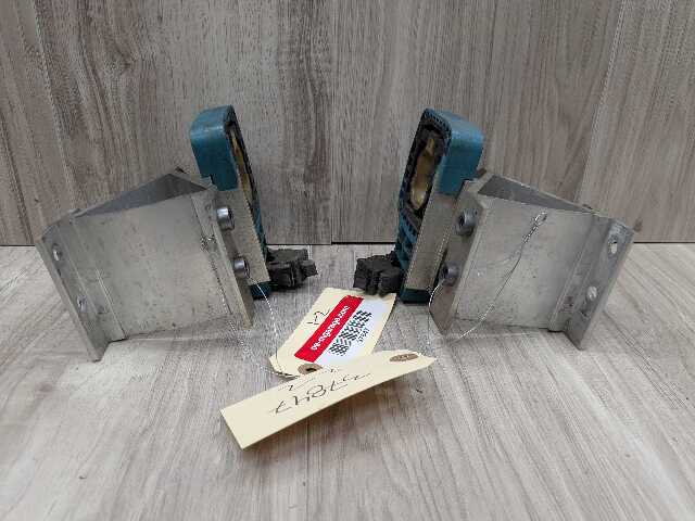 OEM BMW F90 F93 G11 G12 G16 G30 M5 Radiator Mount Support Bracket Left Right SET