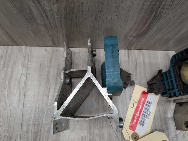 OEM BMW F90 F93 G11 G12 G16 G30 M5 Radiator Mount Support Bracket Left Right SET