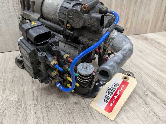 16-22 OEM BMW G11 G12 740 750 M760 Air Suspension Compressor Pump Module Motor