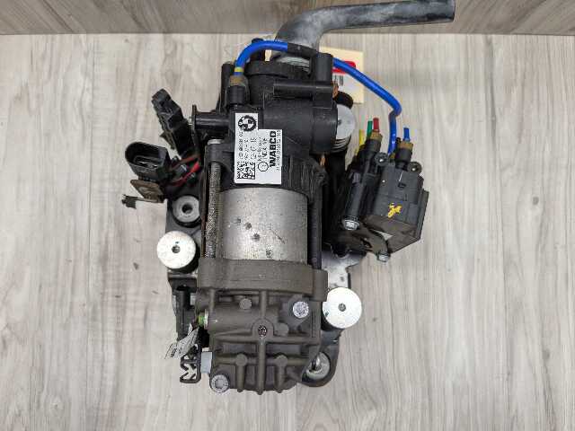 16-22 OEM BMW G11 G12 740 750 M760 Air Suspension Compressor Pump Module Motor