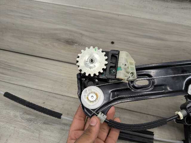 OEM BMW G22 G23 G82 G83 M4 Right Passenger Door Window Regulator Lifter w/ Motor