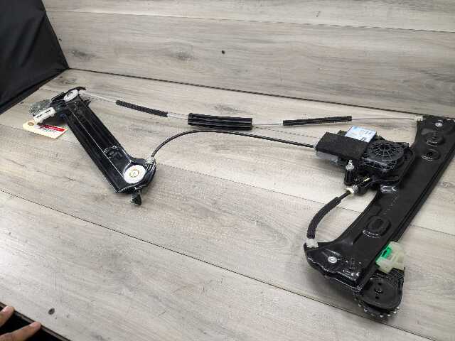 OEM BMW G22 G23 G82 G83 M4 Right Passenger Door Window Regulator Lifter w/ Motor