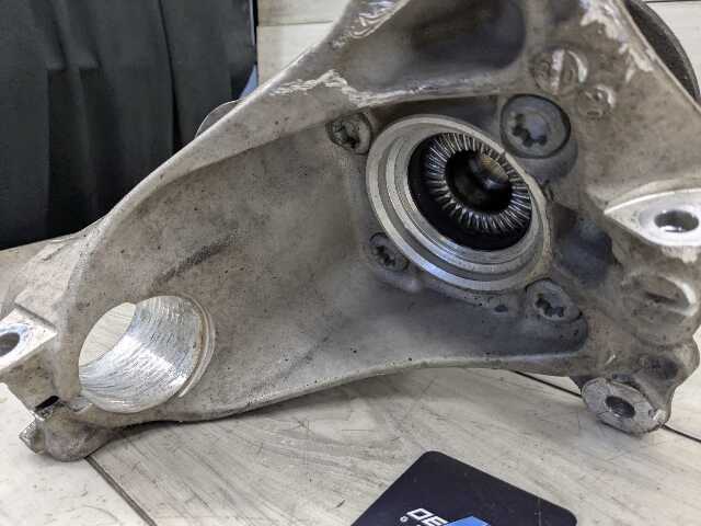 16-24 OEM BMW F39 F44 F48 X1 X2 Front Right Passenger Knuckle Wheel Hub Bearing