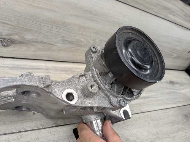 OEM BMW F39 F44 F48 X1 X2 228 M235 Engine Water Coolant Pump w/ Support