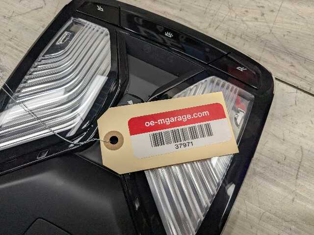 17-24 OEM BMW F90 F97 G01 G05 G20 G30 Roof Console Light Switch Control Module