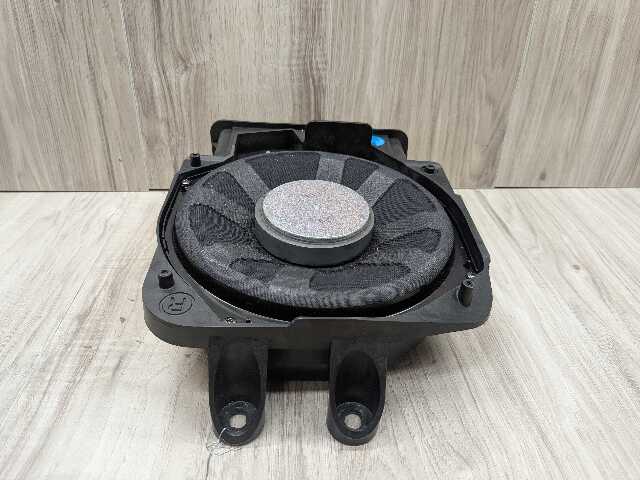 16-24 OEM BMW F39 F44 F48 X1 X2 Right Passenger Sub Subwoofer Audio Speaker HIFI