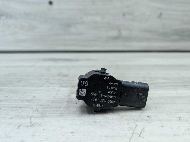 OEM BMW G20 G22 G23 G26* G42 G80 G82 Parking Distance Sonic PDC Sensor RED