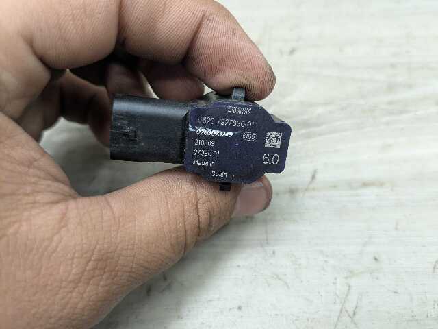 OEM BMW G20 G22 G23 G26* G42 G80 G82 Parking Distance Sonic PDC Sensor RED