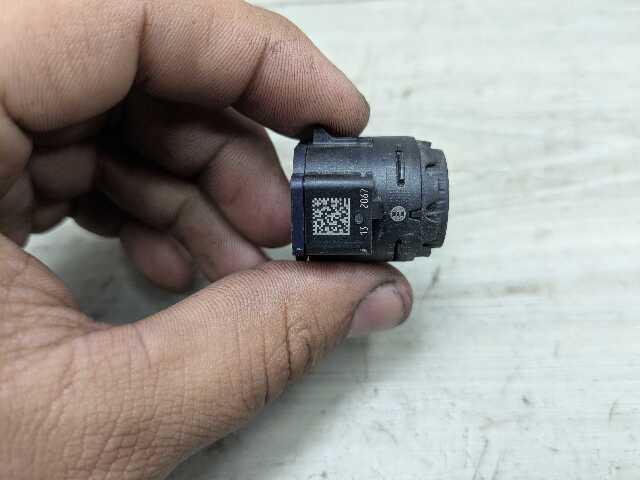 OEM BMW G20 G22 G23 G26* G42 G80 G82 Parking Distance Sonic PDC Sensor RED