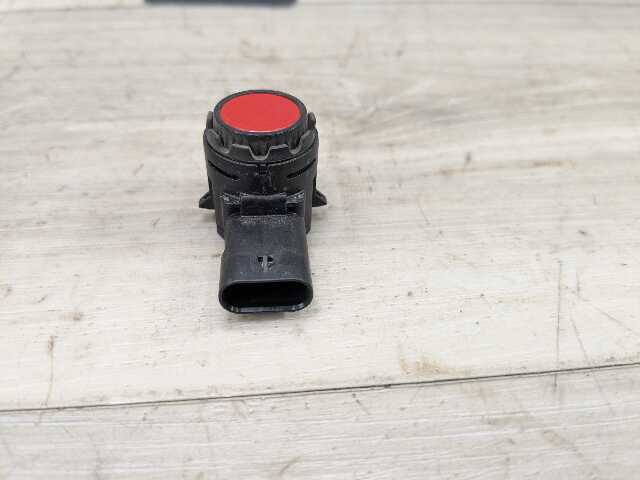 OEM BMW G20 G22 G23 G26* G42 G80 G82 Parking Distance Sonic PDC Sensor RED