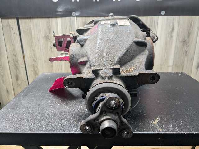 OEM BMW G20 G22 G23 G42 330 M340 Rear Differential Axle Gearbox Carrier 2.81