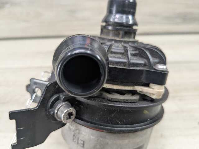 21-25 OEM BMW G80 G82 G83 G87 M2 M3 M4 Engine S58 Auxiliary Electric Water Pump