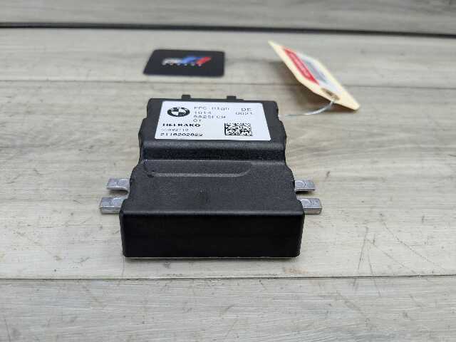 OEM BMW F90 G12 G20 G22 G23 G42 G80 G82 G83 M3 M5 Fuel Pump Control Module Unit