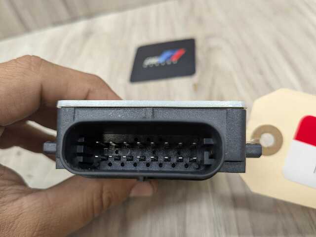 16-20 OEM BMW G11 G12 G30 Blind Spot Lane Change Warning Radar Sensor Module