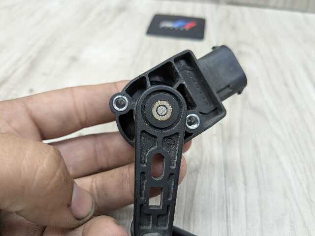 OEM BMW F30 F80 F90 G30 G20 M3 M4 M5 Rear Right Suspension Height Level Sensor