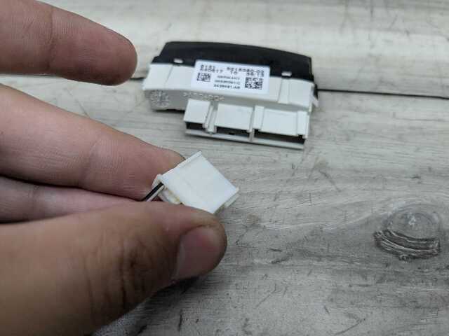 OEM BMW F02 F10 F15 F22 F30 F32 F36 Steering Wheel Control Wire Harness Module
