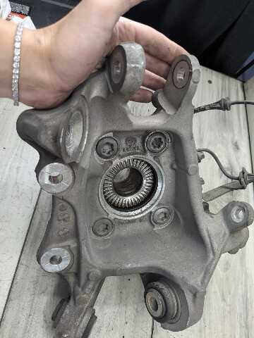 19-25 OEM BMW G20 330 M340 REAR Right Passenger Side Knuckle Hub Spindle Bearing