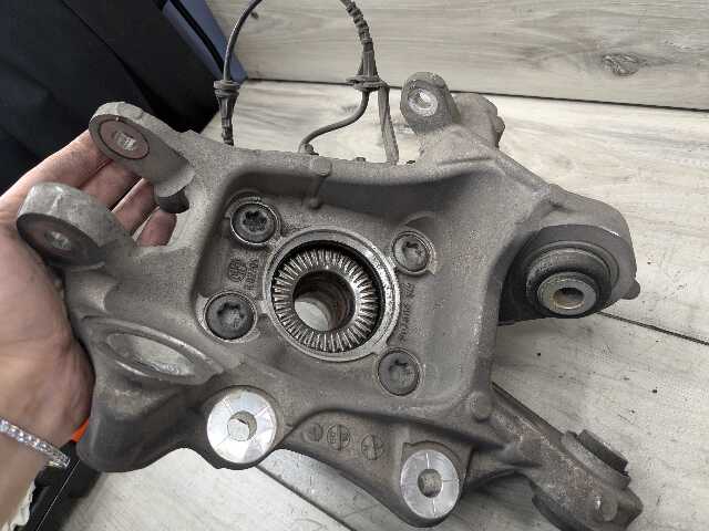 19-25 OEM BMW G20 330 M340 REAR Right Passenger Side Knuckle Hub Spindle Bearing