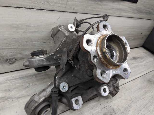 19-25 OEM BMW G20 330 M340 REAR Right Passenger Side Knuckle Hub Spindle Bearing