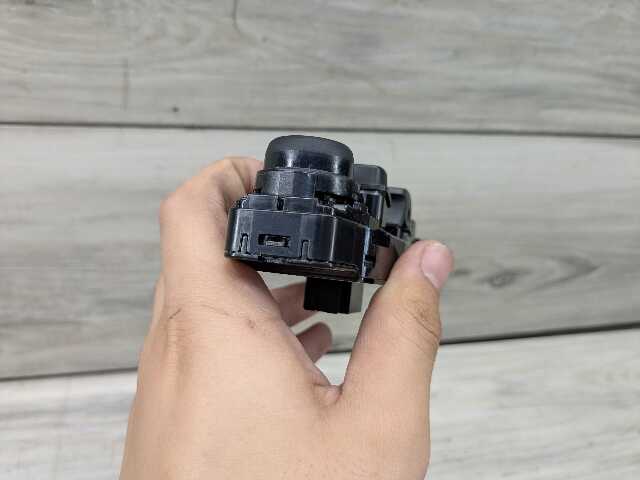 19-25 OEM BMW G15 G22 G82 F92 Front Left Driver Master Door Window Switch Button