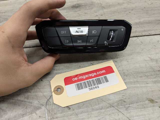 OEM BMW G20 G22 G23 G26 G42 G80 G82 G83 Headlight Control Switch Light Module