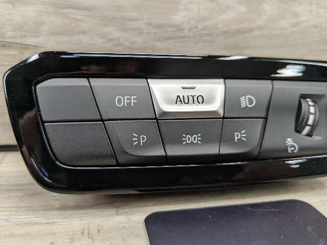OEM BMW G20 G22 G23 G26 G42 G80 G82 G83 Headlight Control Switch Light Module