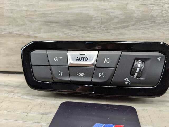OEM BMW G20 G22 G23 G26 G42 G80 G82 G83 Headlight Control Switch Light Module
