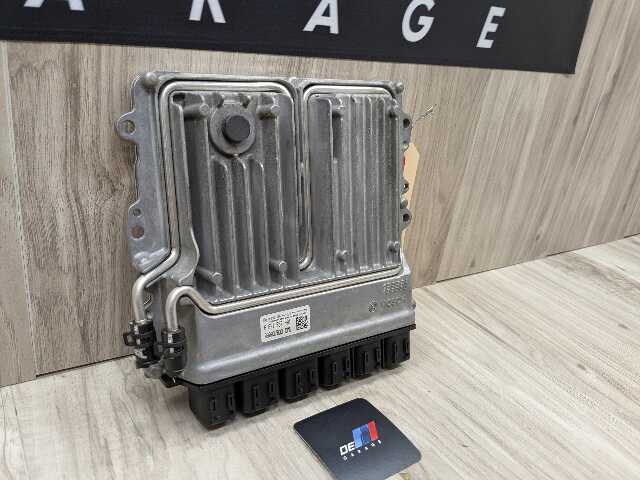 OEM BMW G11 G12 G30 M550 750 DME ECU Engine N63R Control Module Computer 880
