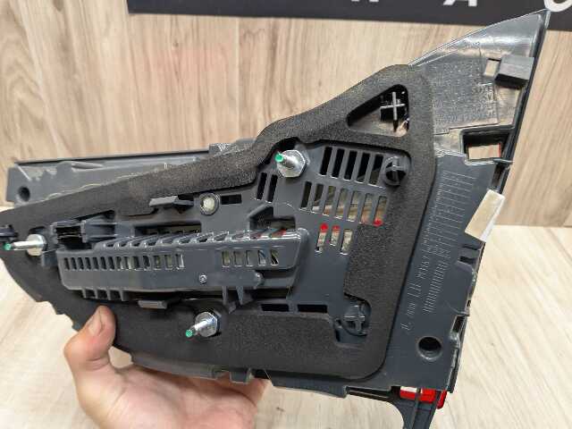 16-19 OEM BMW G11 G12 740 750 M760 Rear Left Driver Trunk Inner Stop Tail Light