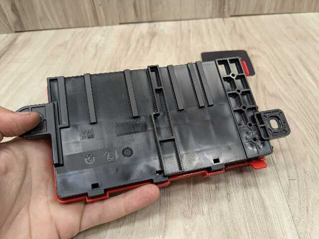 OEM BMW G11 G12 G14 G15 G16 G30 B+ Junction Terminal Power Relay Fuse Box