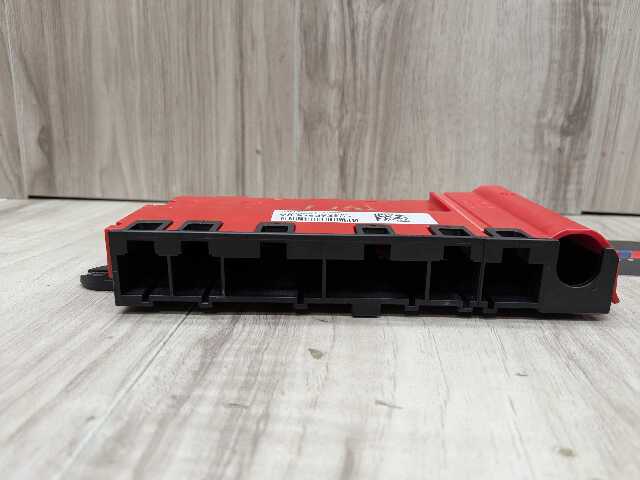 OEM BMW G11 G12 G14 G15 G16 G30 B+ Junction Terminal Power Relay Fuse Box