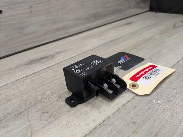 OEM BMW F10 F13 F02 F30 F32 F80 F82 F85 M3 M4 M6 Cooling Fan Relay Control 130A