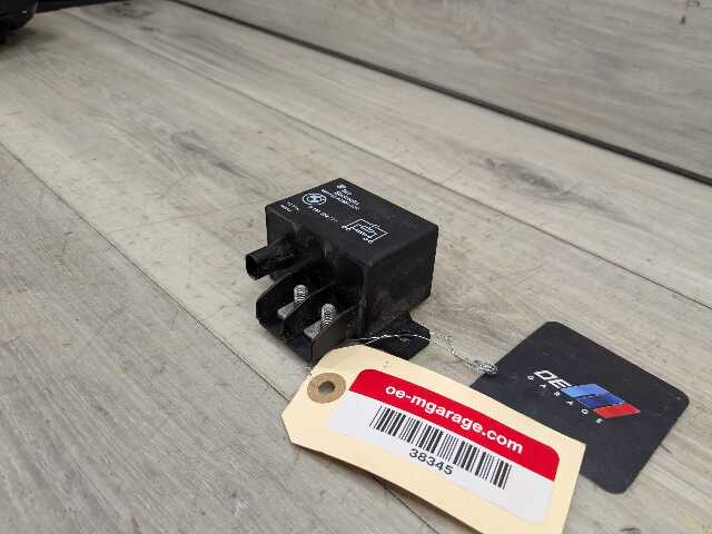 OEM BMW F10 F13 F02 F30 F32 F80 F82 F85 M3 M4 M6 Cooling Fan Relay Control 130A