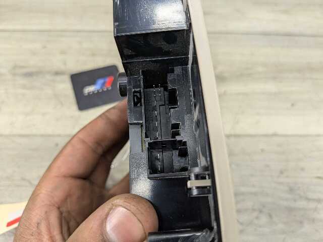 14-19 OEM BMW F15 F16 X5 X6 Headliner Roof Console Dome Light SOS Switch Black