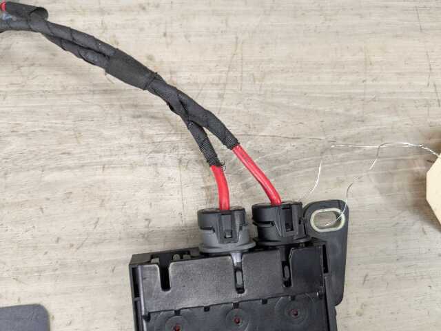 OEM BMW F15 F16 F85 F86 X5 X6 X5M Front B+ Power Distribution Module Box Unit