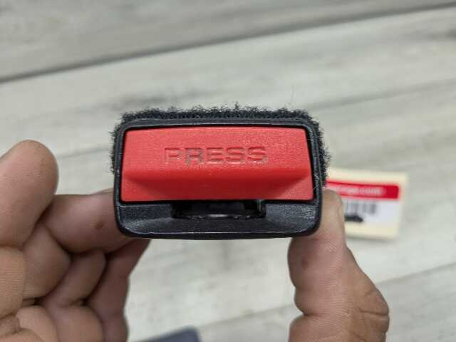 OEM BMW F15 F16 F85 F86 X5 X6 Front Left Driver Right Passenger Seat Belt Buckle