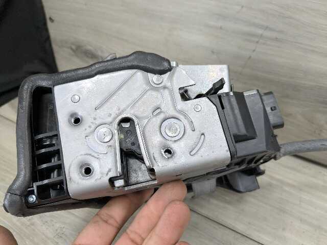 14-18 OEM BMW F15 X5 FRONT RIGHT PASSENGER Door Lock Latch Actuator SOFT CLOSE