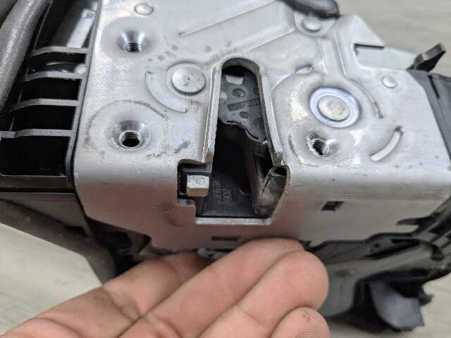 14-18 OEM BMW F15 X5 FRONT RIGHT PASSENGER Door Lock Latch Actuator SOFT CLOSE