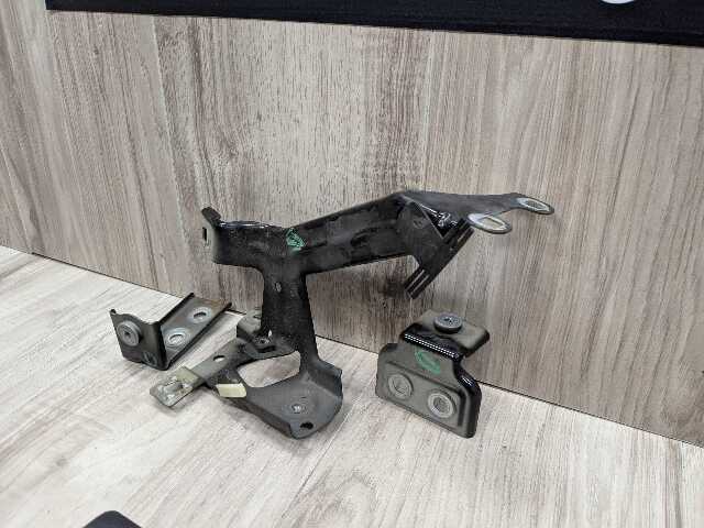 16-19 OEM BMW G11 G12 740 750 M760 Front Left Driver Fender Holder Bracket SET