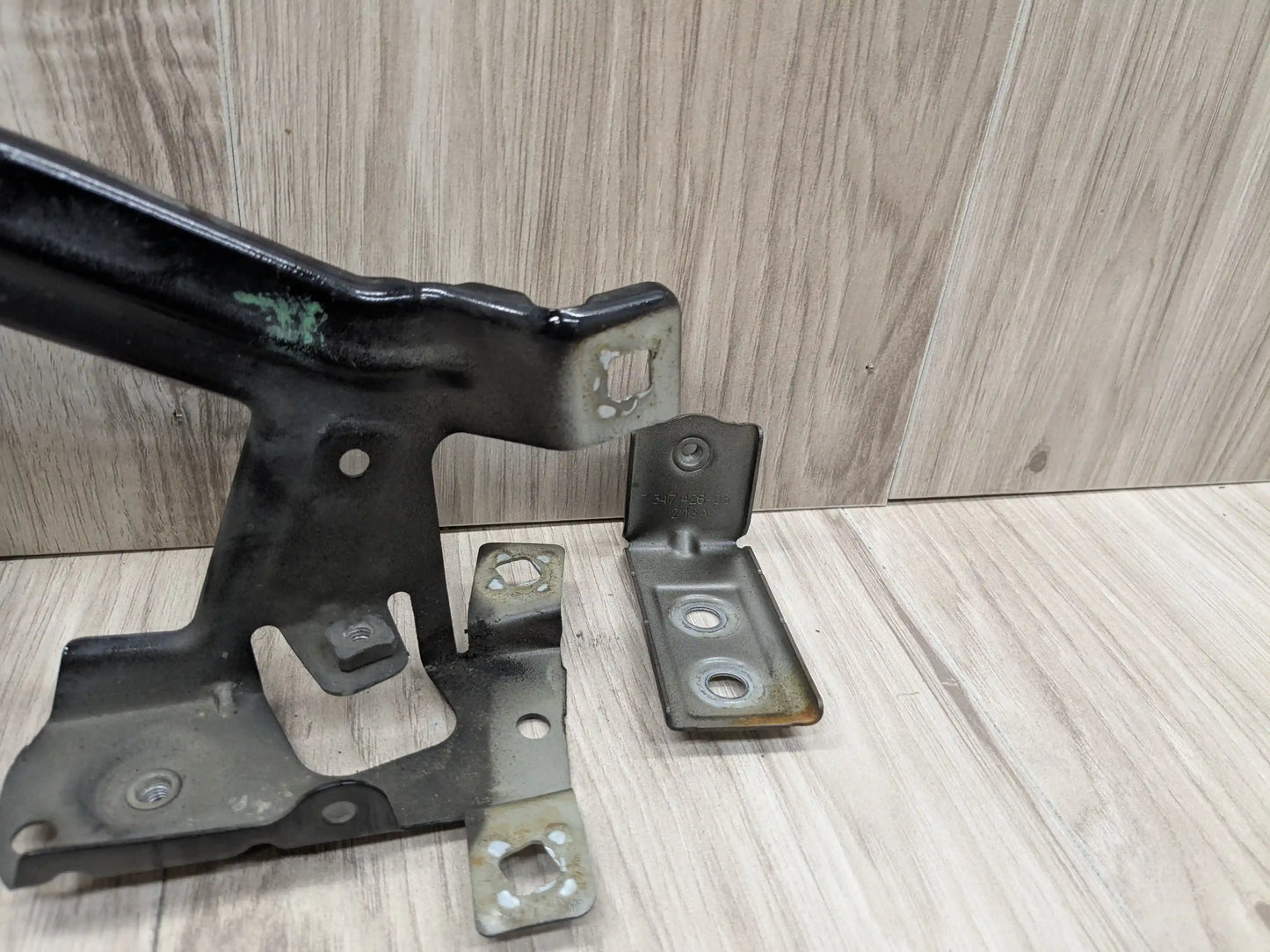 16-19 OEM BMW G11 G12 740 750 Front Right Passenger Fender Holder Bracket SET